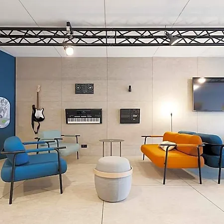 Ibis Styles Centre Gare מלון נאנסי