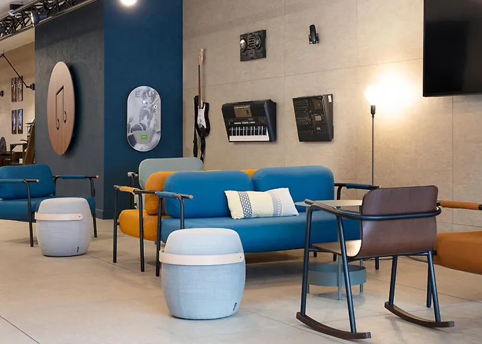 Ibis Styles Centre Gare Hotel 3*