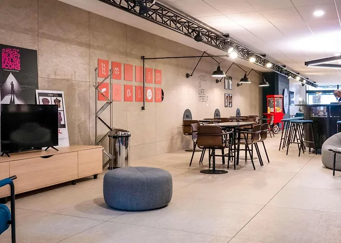 Ibis Styles Centre Gare Hotel 3*